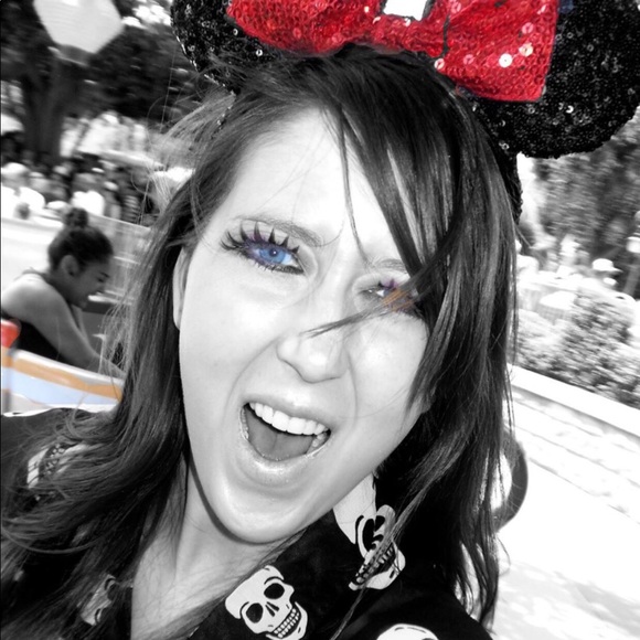 Meet your Posher, Becky - Picture 1 of 2